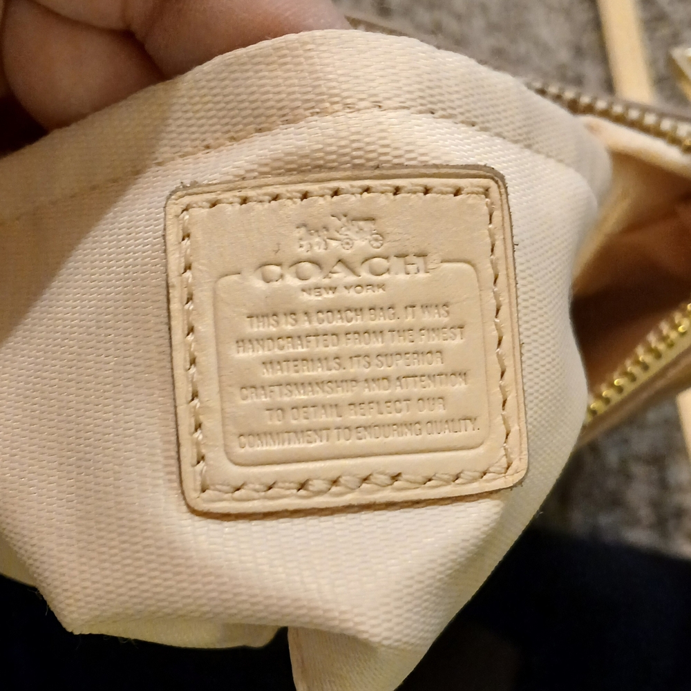 👜✨ Coach Pebbled Leather Crossbody Bag – Cream / Ivory ✨👜 - Picture 3 of 11